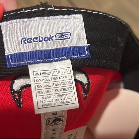 Chicago Bulls Reebok fitted baseball hat 7 1/2 NWT - Picture 8 of 9